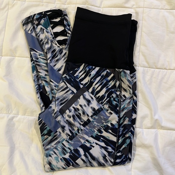 Maternity Workout Set - Picture 2 of 4